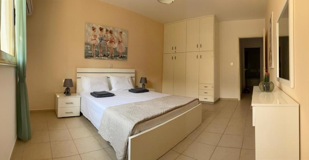 Royal Seacrest Residence Paphos Bagian luar foto