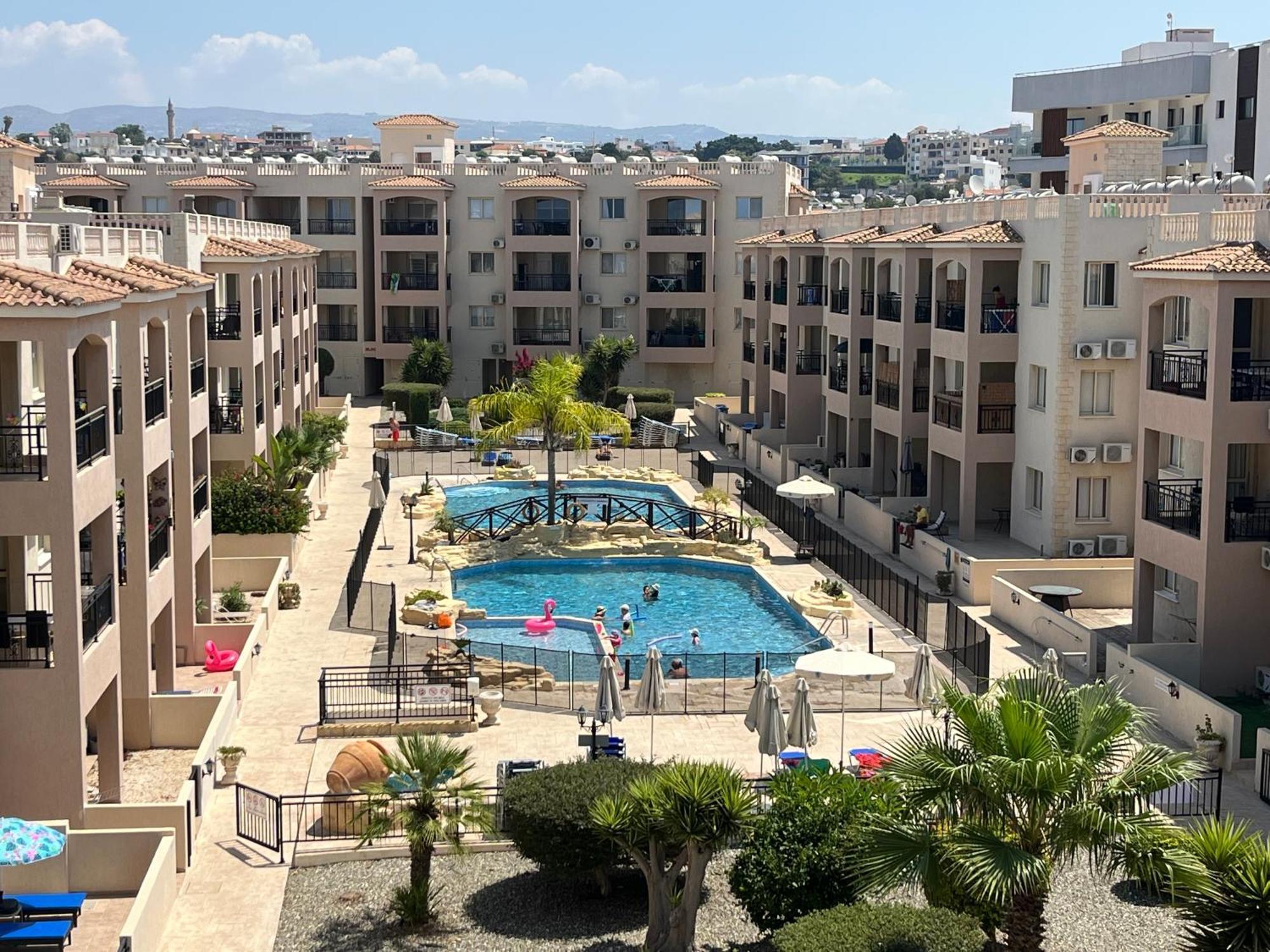 Royal Seacrest Residence Paphos Bagian luar foto